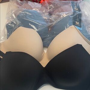 Wacoal Wire Free. Selling all 4 together.